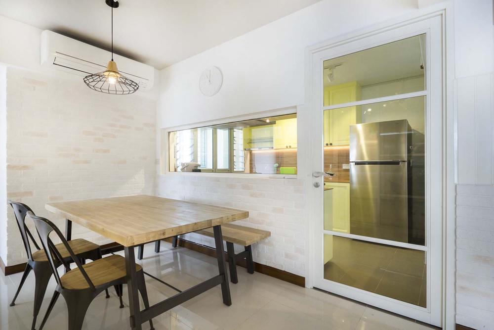 BLK 116A Jalan Tenteram_DiningArea_01 (1).jpg