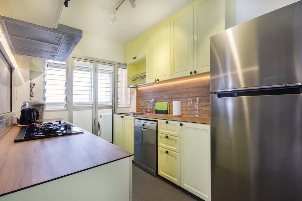 BLK 116A Jalan Tenteram_Kitchen_01 (1).jpg