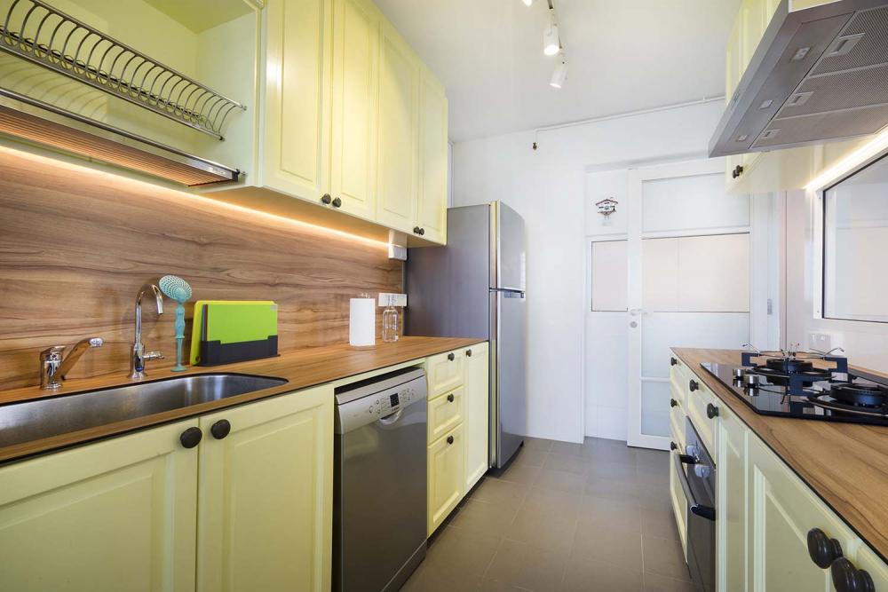 BLK 116A Jalan Tenteram_Kitchen_02 (1).jpg