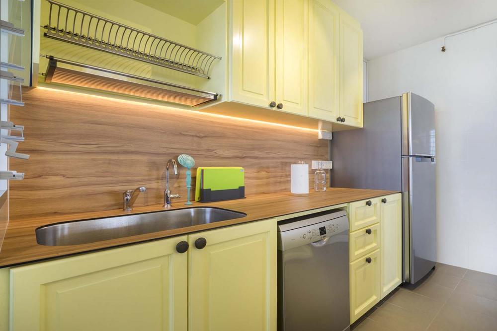 BLK 116A Jalan Tenteram_Kitchen_03 (1).jpg