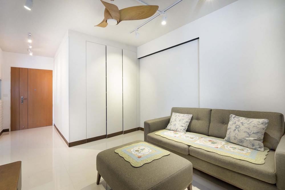 BLK 116A Jalan Tenteram_LivingRoom_04.jpg