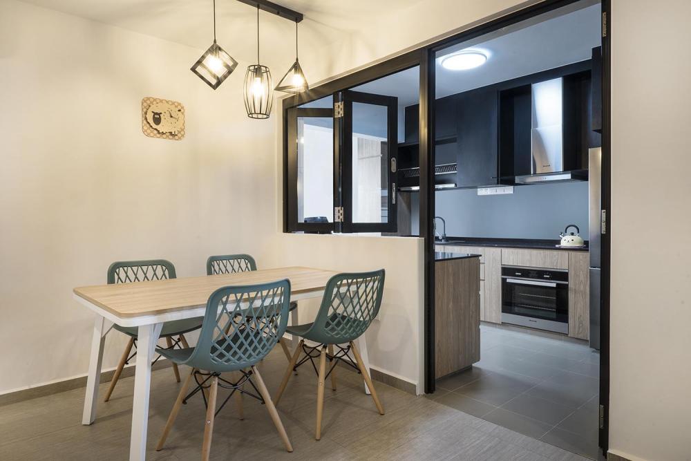 BLK 669B Edgefield Plains_DiningArea_01.jpg