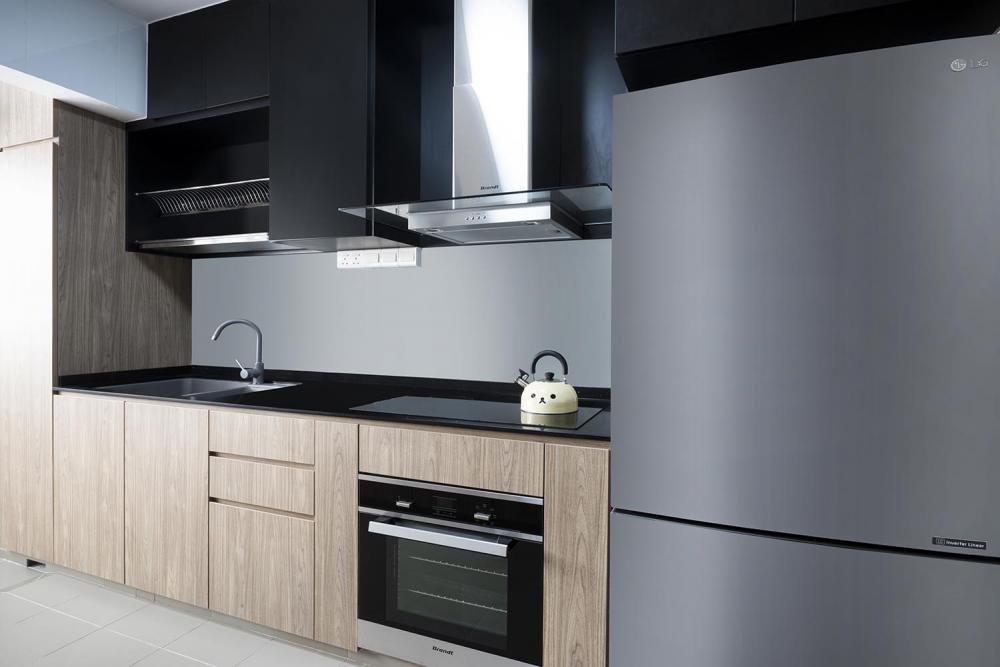BLK 669B Edgefield Plains_Kitchen_01.jpg