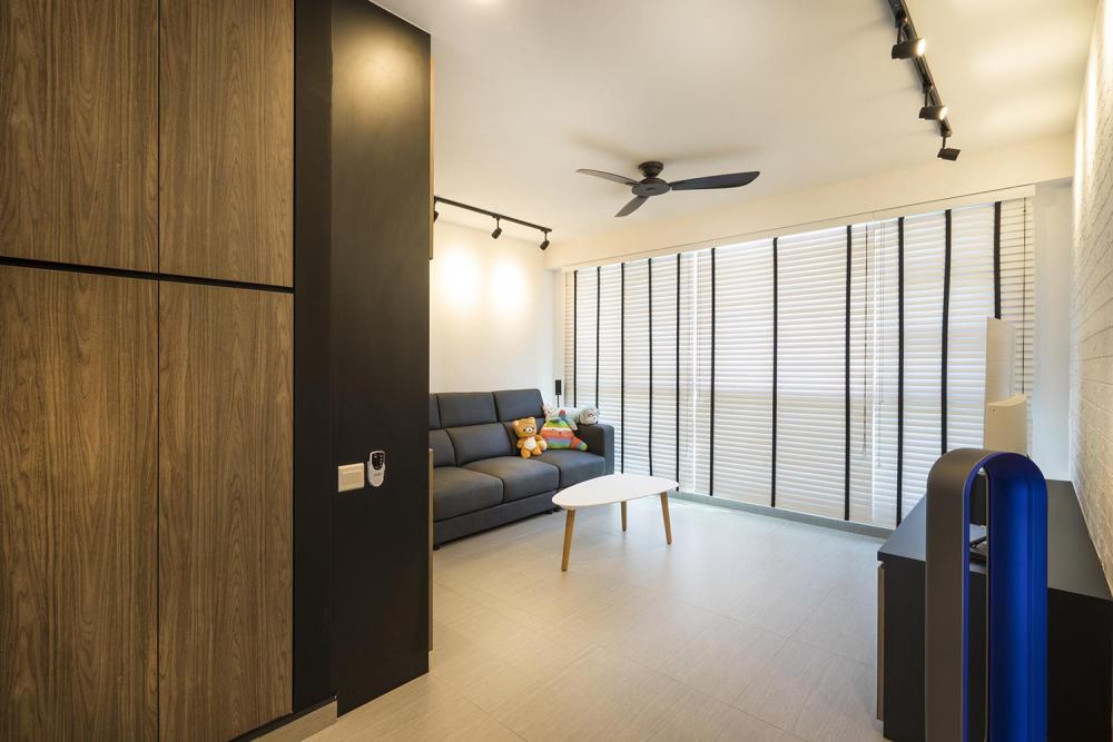 BLK 669B Edgefield Plains_LivingRoom_02.jpg
