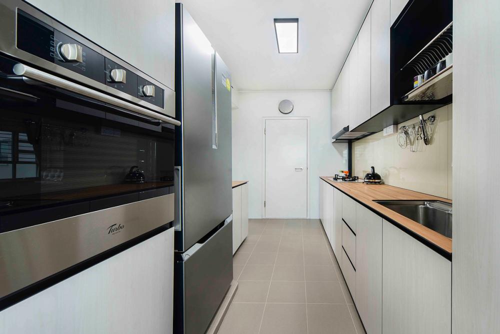 BLK-117A-JalanTenteram_Kitchen_02.jpg