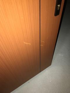 Door1.JPG.41948d4c169b01831bcb8bba0cb56aa0.JPG