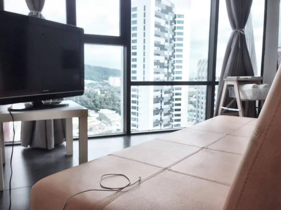 muji-apartment-for-rent-petaling-jaya-romantic-airbnb-malaysia-big-tv-comfortable-sofa.jpg.05e71b643d627496455b3034a4a607da.jpg