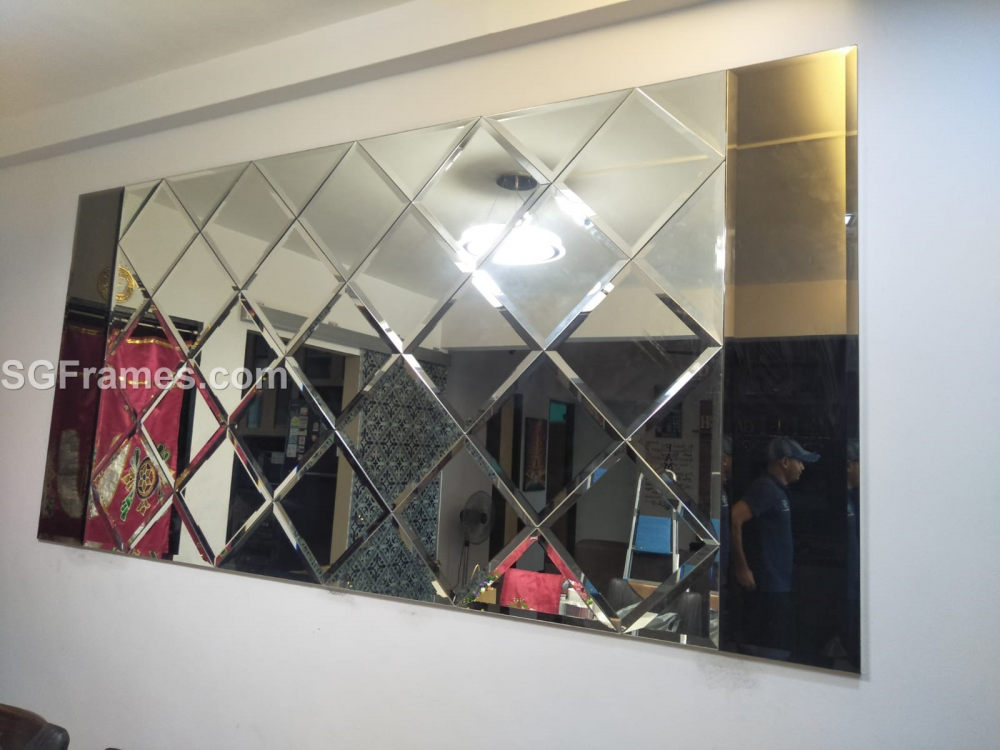 SGFrames.com_Diamond_Mirror_with_Tinted_Mirrors_on_Two_sides.png