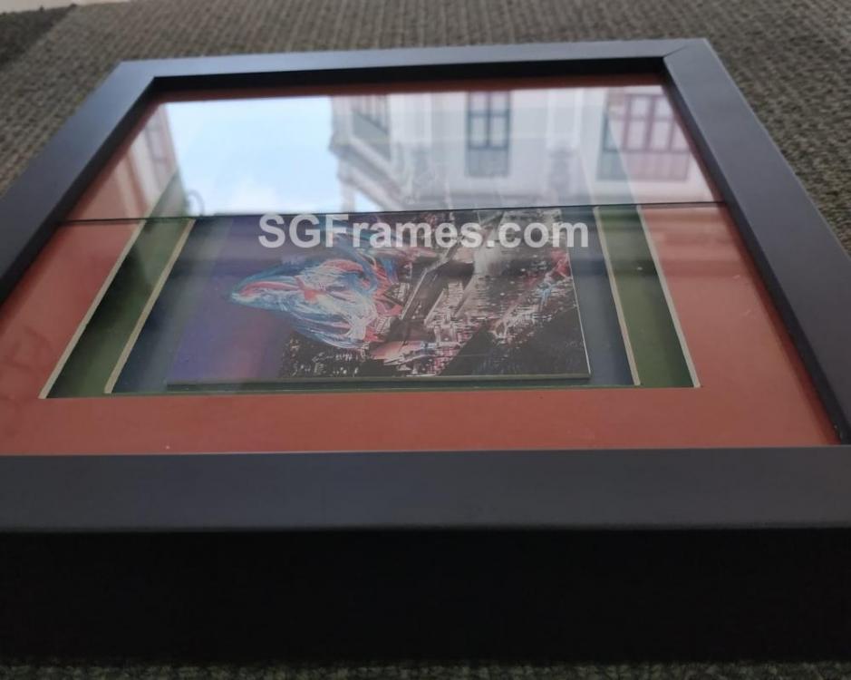 SGFrames.com UV Glass and Standard Clear Glass Reflection test.jpg